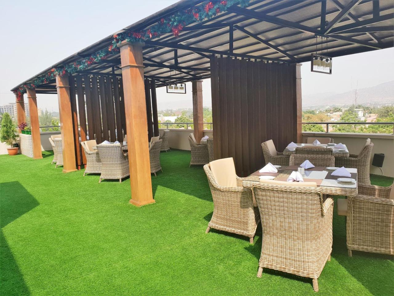 Summerset Continental Hotel By Usuma Mobushipe Exterior foto